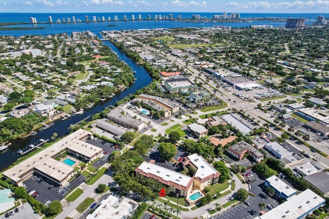 Foto del edificio - 327 Southwind Dr