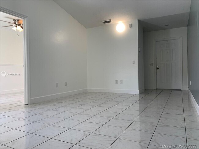 Foto del edificio - 4860 SW 152nd Pl  G-92 Miami Fl 33185