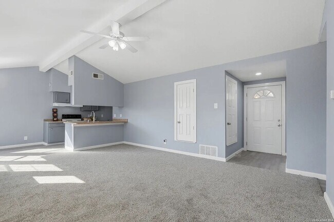Building Photo - 5122 Binz Engleman Rd