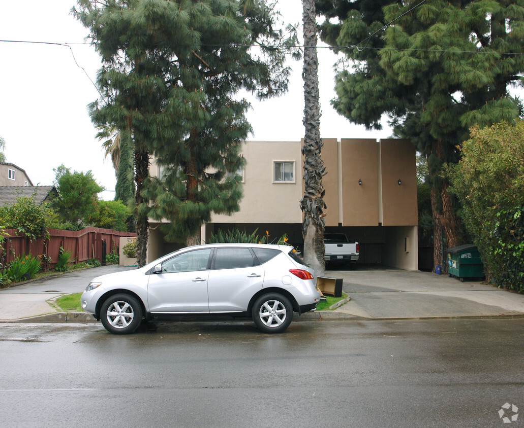 tree obstruction. No side or rear view. This is best poss. shot. - 5330 Bellingham Ave