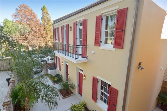 Building Photo - 826 Touro St
