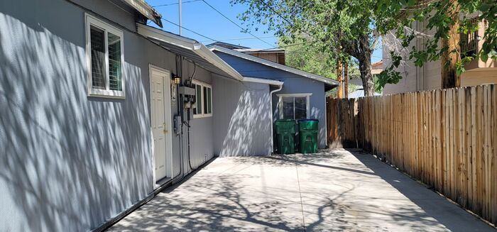 Primary Photo - Sparks 2 Bed 1 bath plus bonus Room, newly...