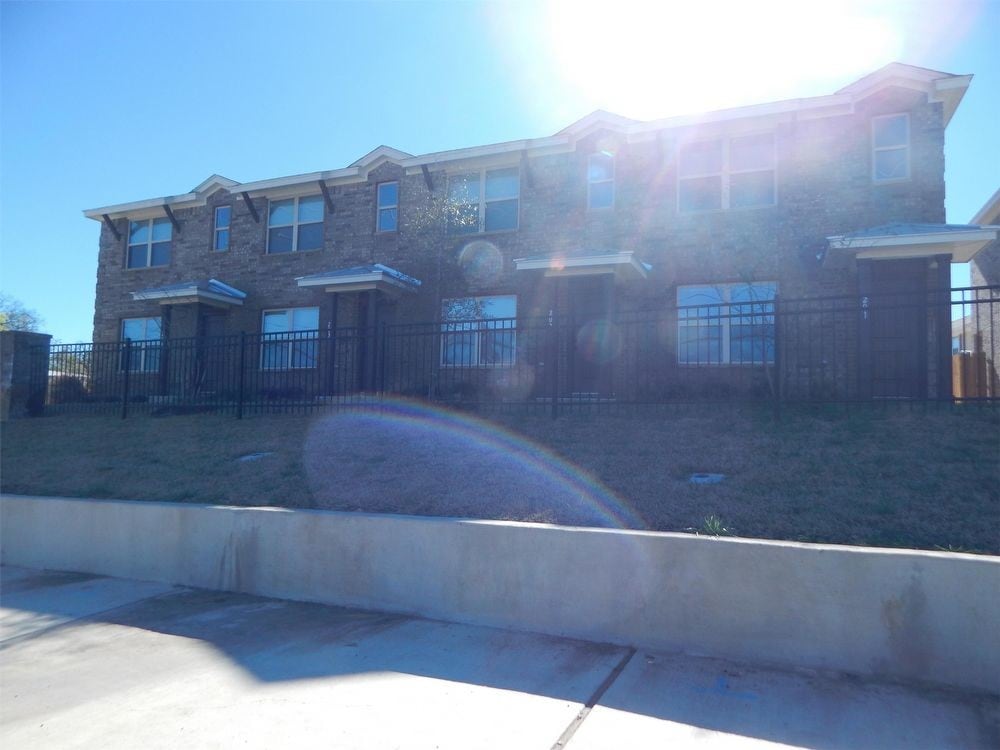 3500 S College Ave Unit 103, Bryan, TX 77801 Room for Rent in Bryan