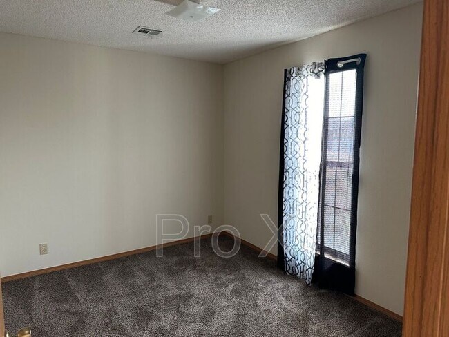 Building Photo - 7113 SE 66th Terrace