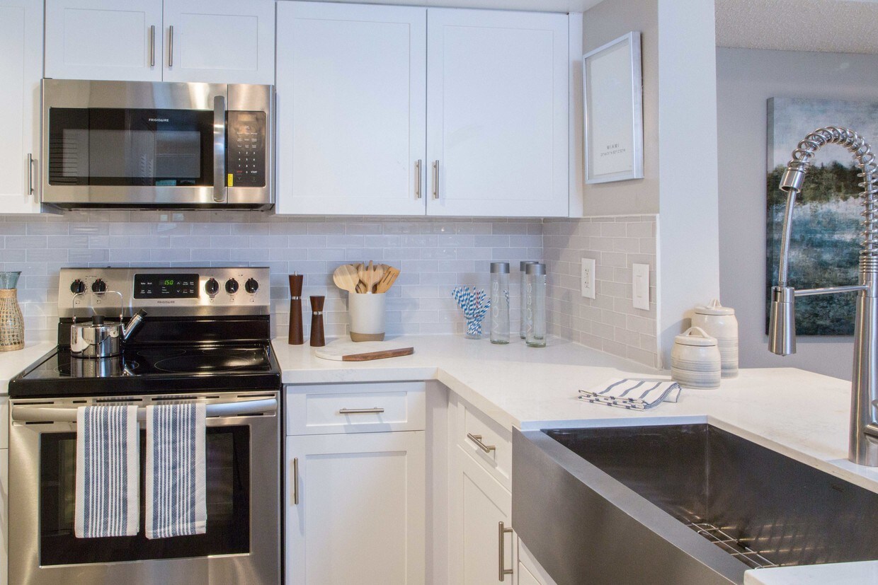 Laurels at Jacaranda Apartments in Plantation, FL