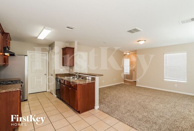 Foto del edificio - 6722 Clover Walk Ln