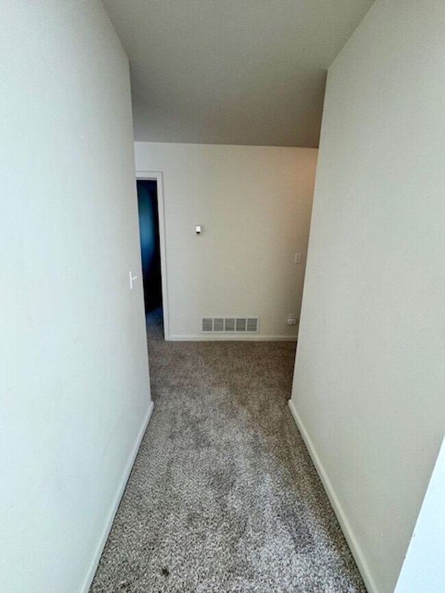 Building Photo - 3 Bedrooms, 2 Bathroom 4-plex; less than 2 miles to MSU