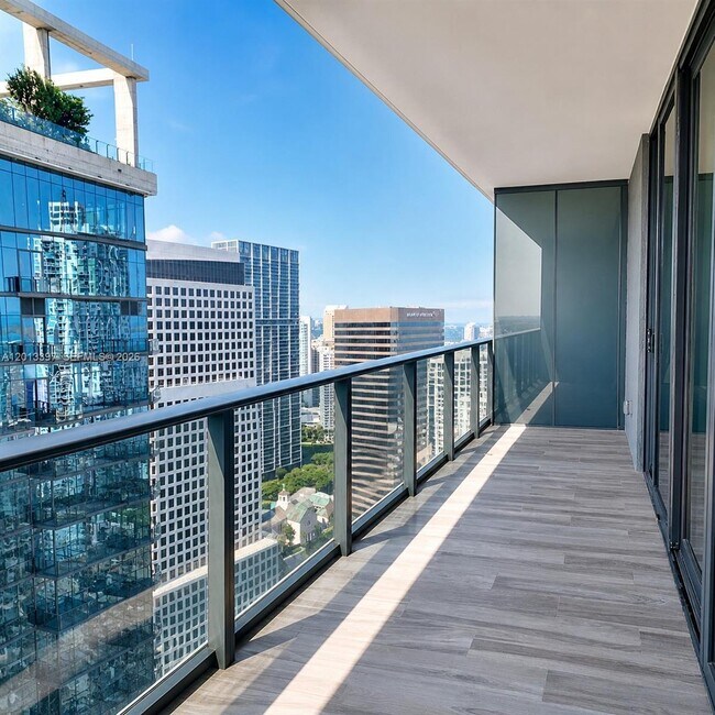 Building Photo - 801 S Miami Ave
