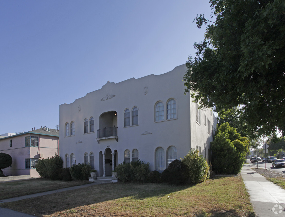 Building Photo - 708 N 1st St