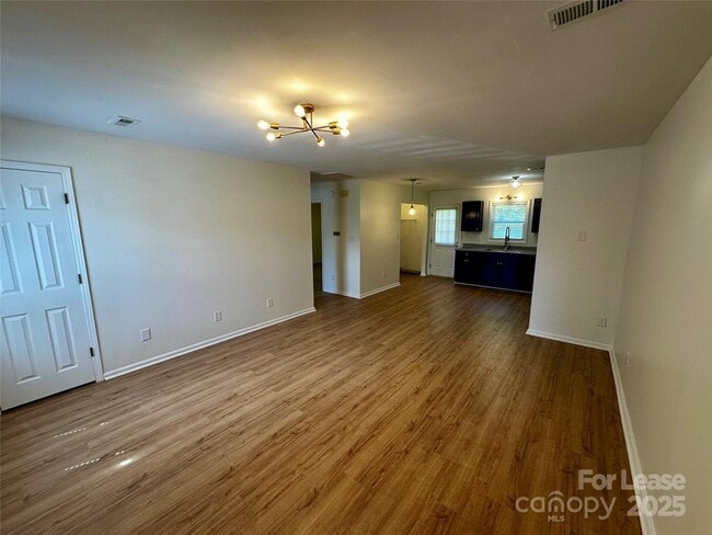 Building Photo - 5591 Wrenn Dr