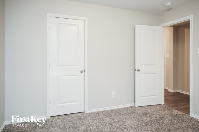 Building Photo - 807 Community Way