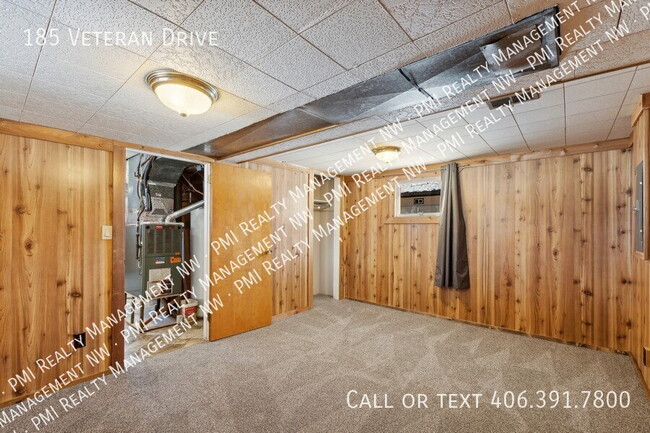 Building Photo - 185 Veteran Dr