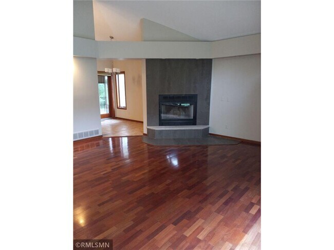 Foto del edificio - 8344 Parrish Ave NE