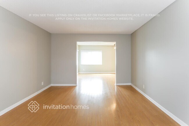 Building Photo - 9422 Saddlebrook Dr