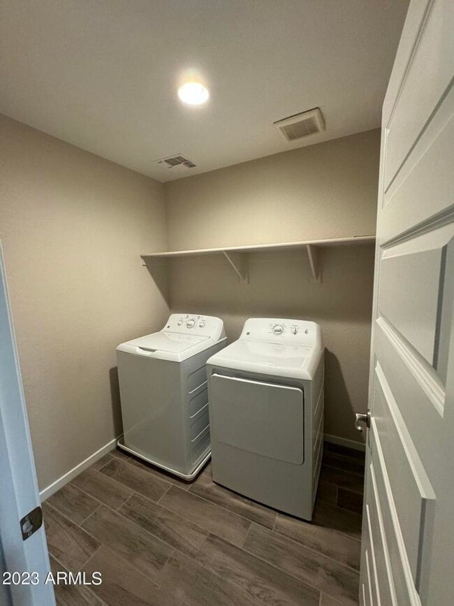 Building Photo - Unique opportunity! Rent a newer home in Tempe!!