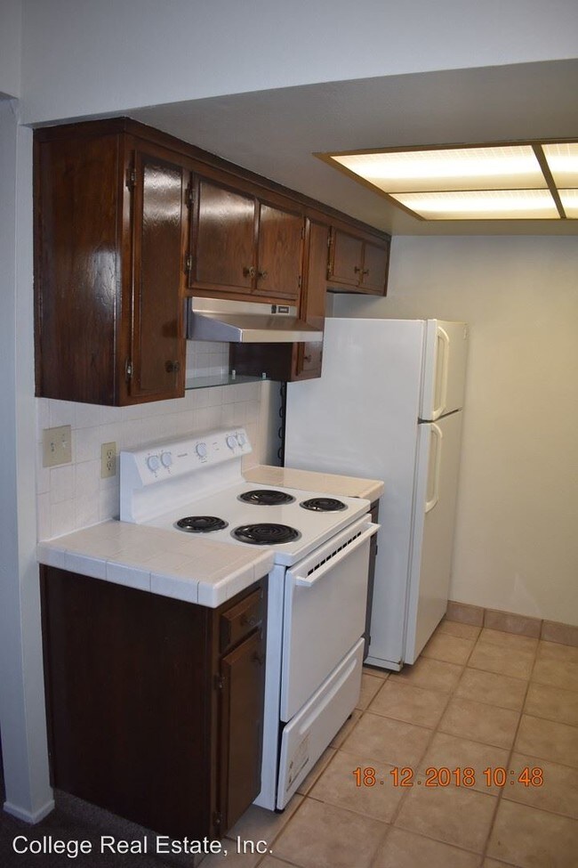 Building Photo - 2 br, 1 bath Apartment - 2341 Marine Ave.