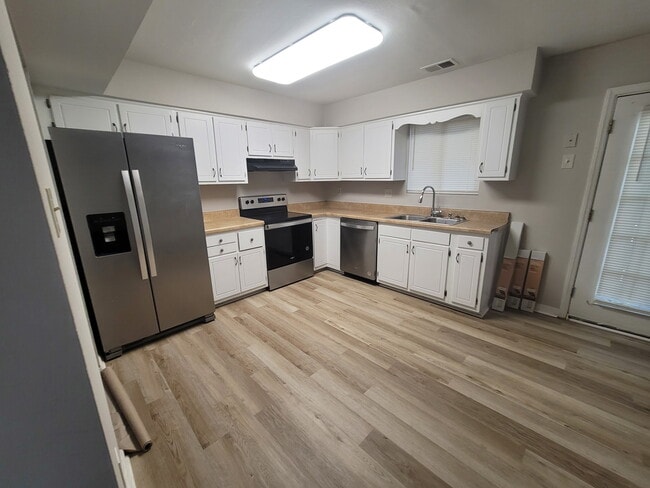 Building Photo - 3221 Barlborough Way