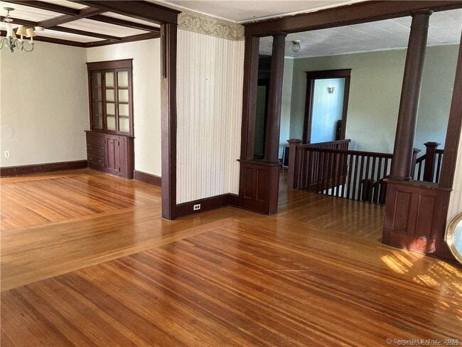 Building Photo - 32 Latham St