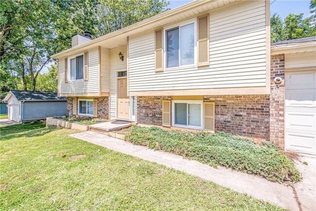 Foto del edificio - 2407 Redfield Dr