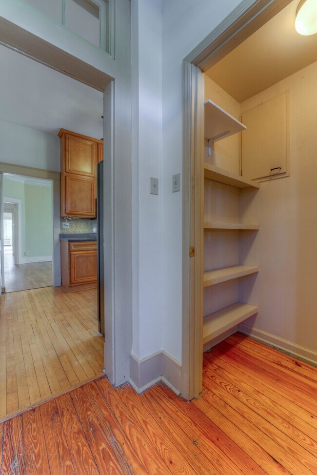 Building Photo - Central Gardens 3br Charmer!