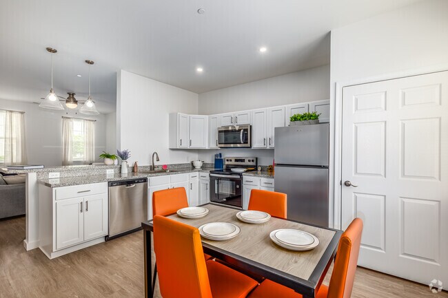 3 habitaciones, 3.5 baños - 1,651 pies cuadrados - Cocina - The Heights at State College