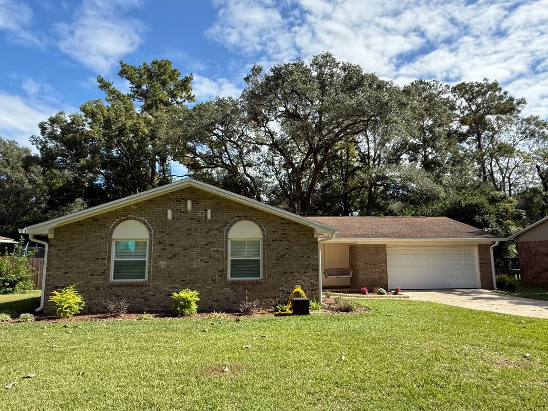 Primary Photo - Fully Furnished Midtown Tallahassee Home