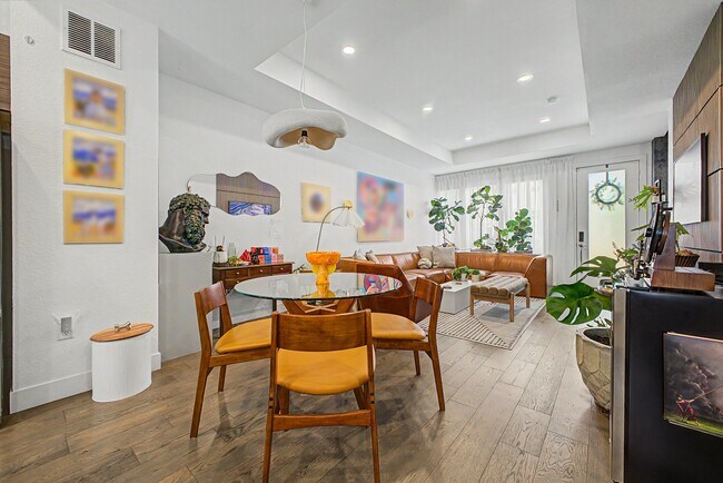 Foto del edificio - 2824 W Parkside Pl