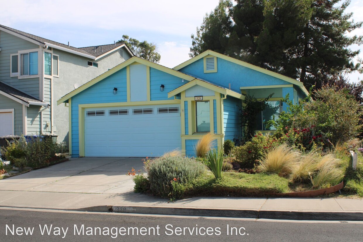 Primary Photo - 3 br, 2 bath House - 328 Fall Circle
