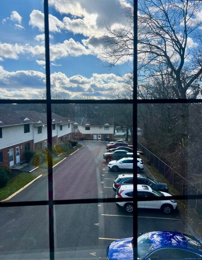 Building Photo - 515 Scott Rd