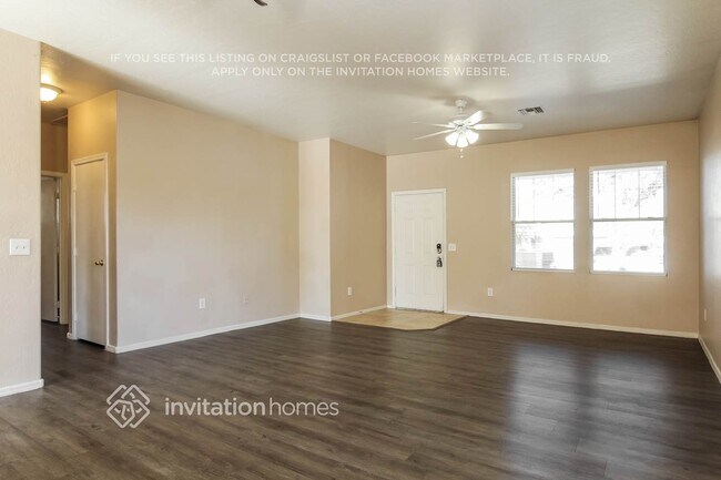 Foto del edificio - 6965 W Midway Ave