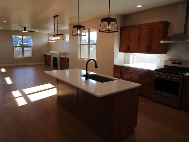 Foto del edificio - Brand New Construction 4 Bedroom Home, 1 B...