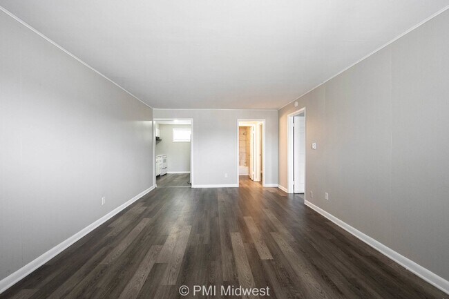 Foto del edificio - "Charming 2-Bedroom Apartment with Spaciou...