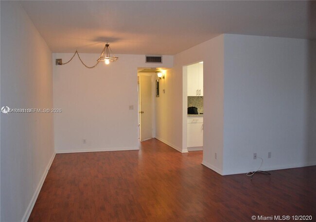 Foto del edificio - 101 SW 132nd Way