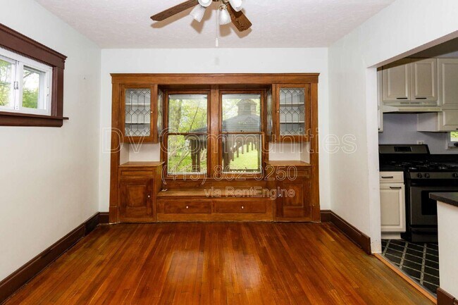 Foto del edificio - 1584 Maple Rd