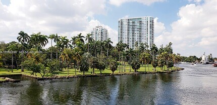 Building Photo - 1861 NW S River Dr