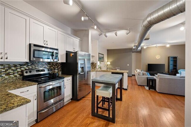 Building Photo - 5300 Peachtree Rd