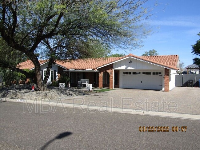 Photo - 2802 E Weldon Ave House