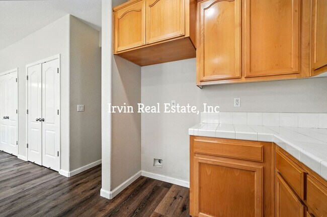 Foto del edificio - 5 Bedroom and 3 Bathroom Home