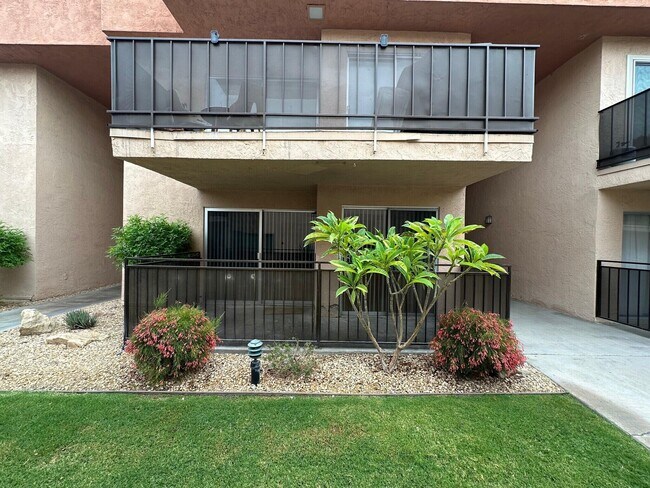 Building Photo - 400 N Sunrise Way