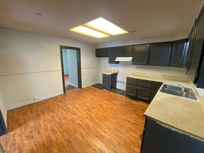 Building Photo - 116 S Griffin St