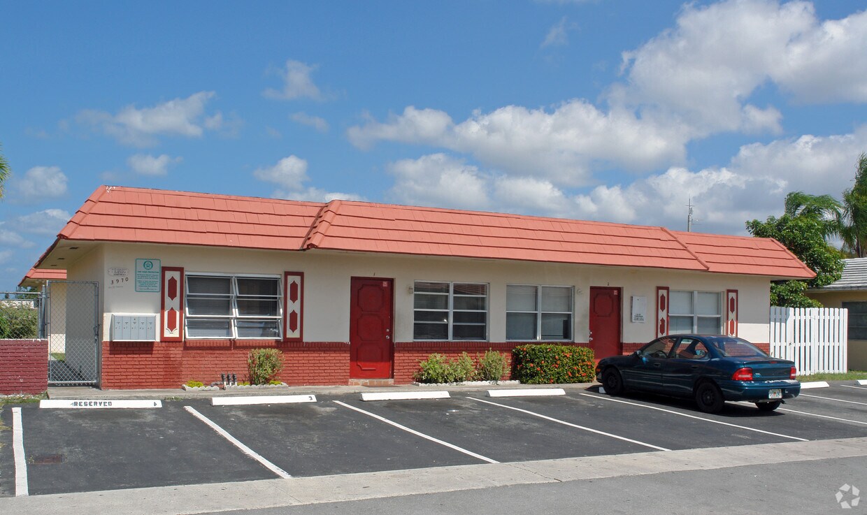Foto principal - 3970 NW 30th Ter