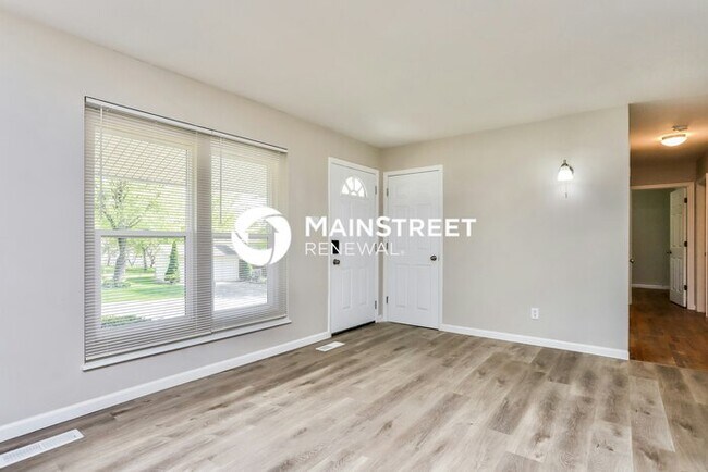 Foto del edificio - 3 Bedroom Pet-Friendly Home in St Charles,...