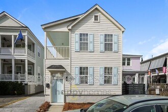 Building Photo - 12 1/2 Nunan St