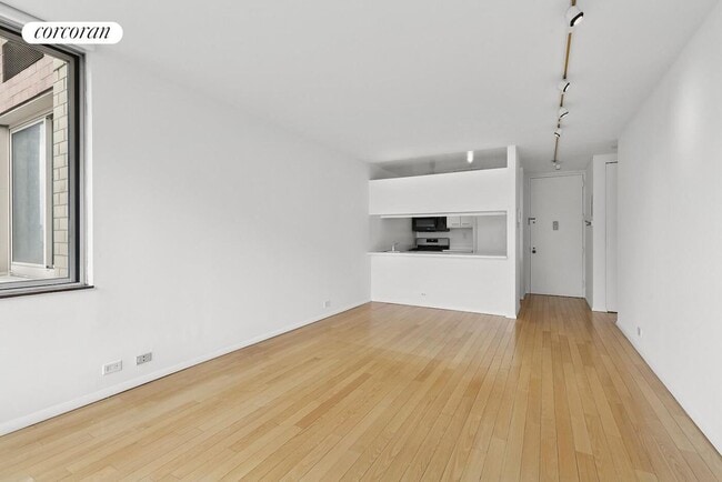 Building Photo - 350 W 50th St