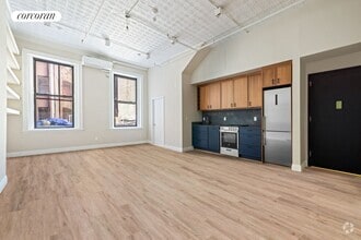 Building Photo - 33 Howard St