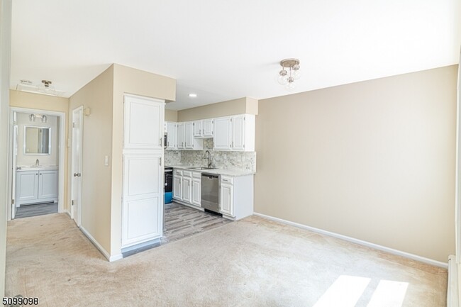 Building Photo - 680 NJ-15
