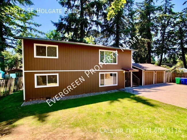 Building Photo - Stunning 2BD x 1BA Home | $1,495 with spac...