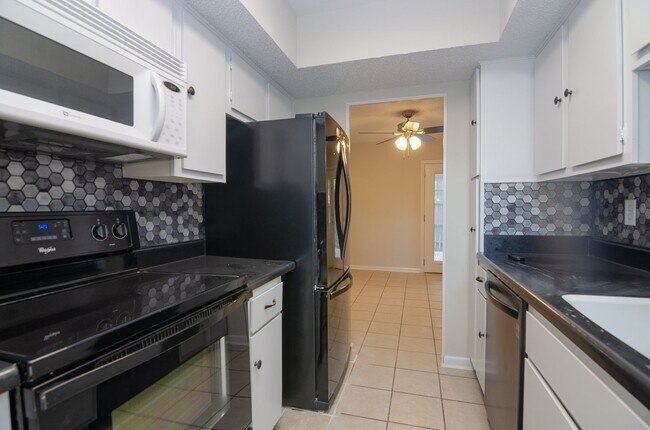 Foto del edificio - 2 Hickory Ct