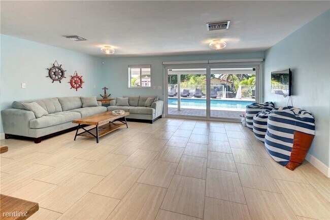 Foto del edificio - 3 br, 2 bath House - 135 SE 19th Ave