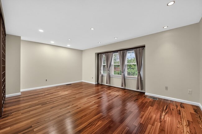 Building Photo - 10766 Castleton Turn